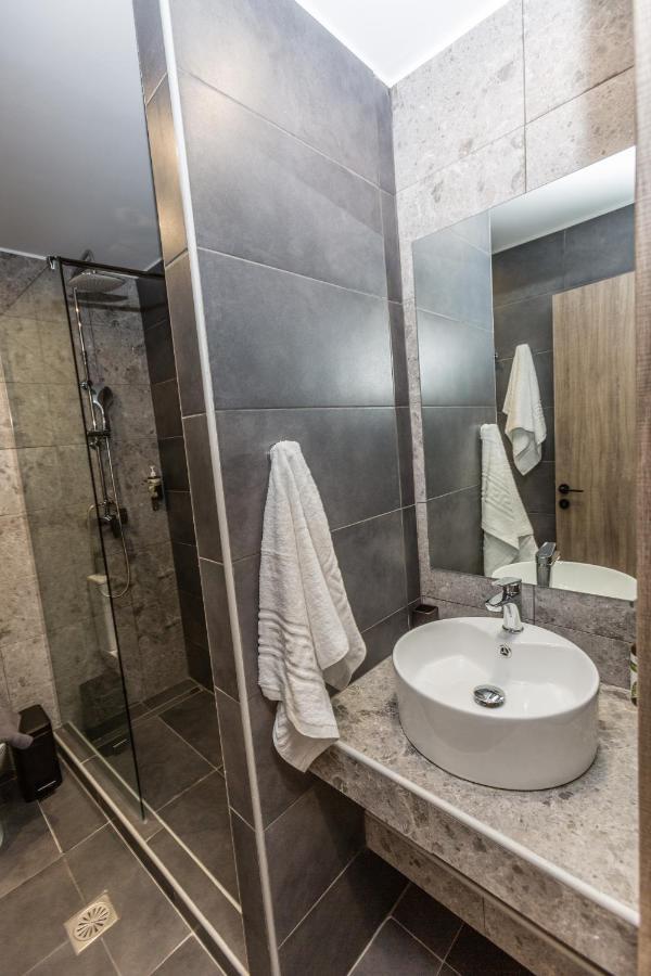 Raise Athens Metro Apartments Bagian luar foto