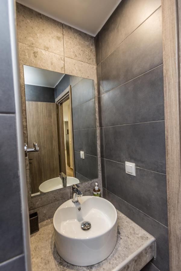 Raise Athens Metro Apartments Bagian luar foto