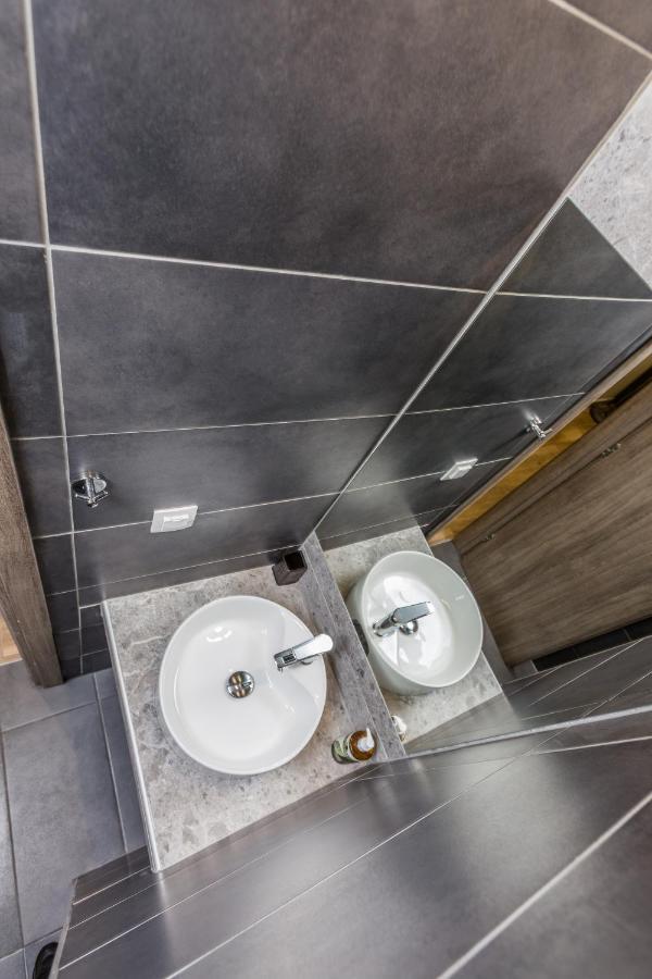 Raise Athens Metro Apartments Bagian luar foto