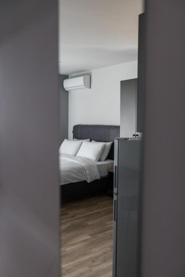 Raise Athens Metro Apartments Bagian luar foto
